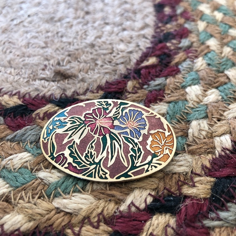 Gold tone floral Broach